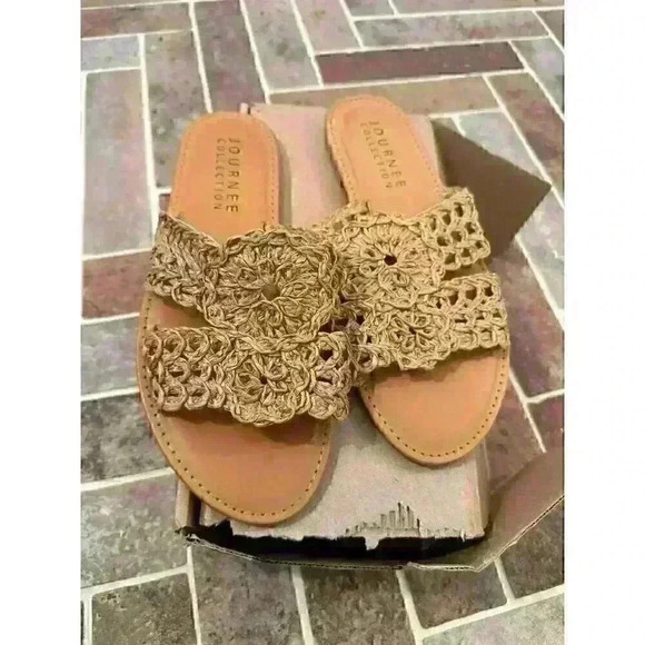 Journee Collection Brown Woven Slide Sandals size 7 NWB - Picture 2 of 5